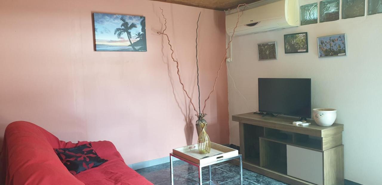 T1 Bis Chez Les Saintanoise Villa Sainte Anne Eksteriør bilde
